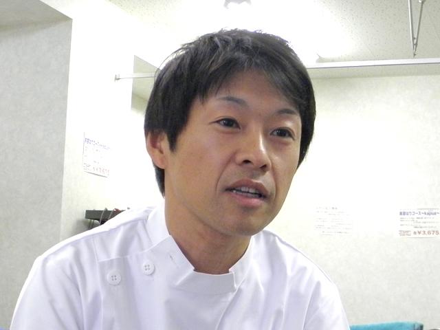 石岡 俊祐 院長
