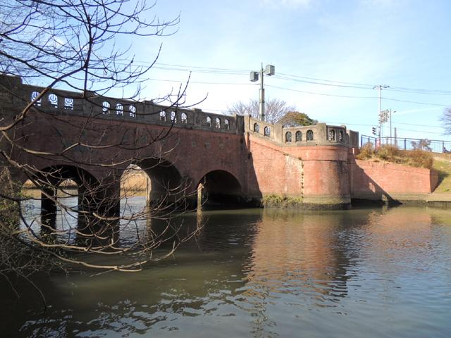 閘門橋